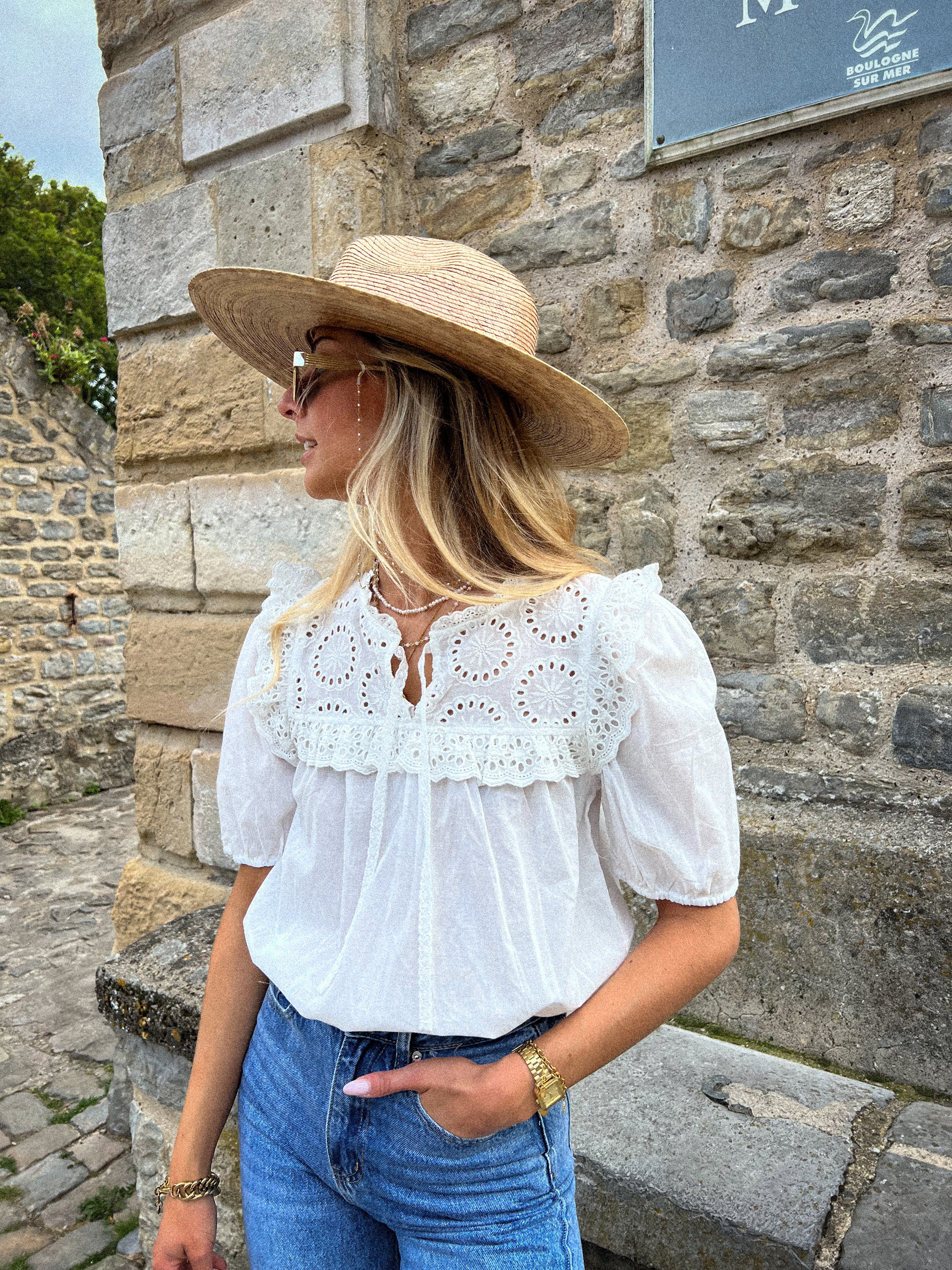 Blouse brodée blanche sale