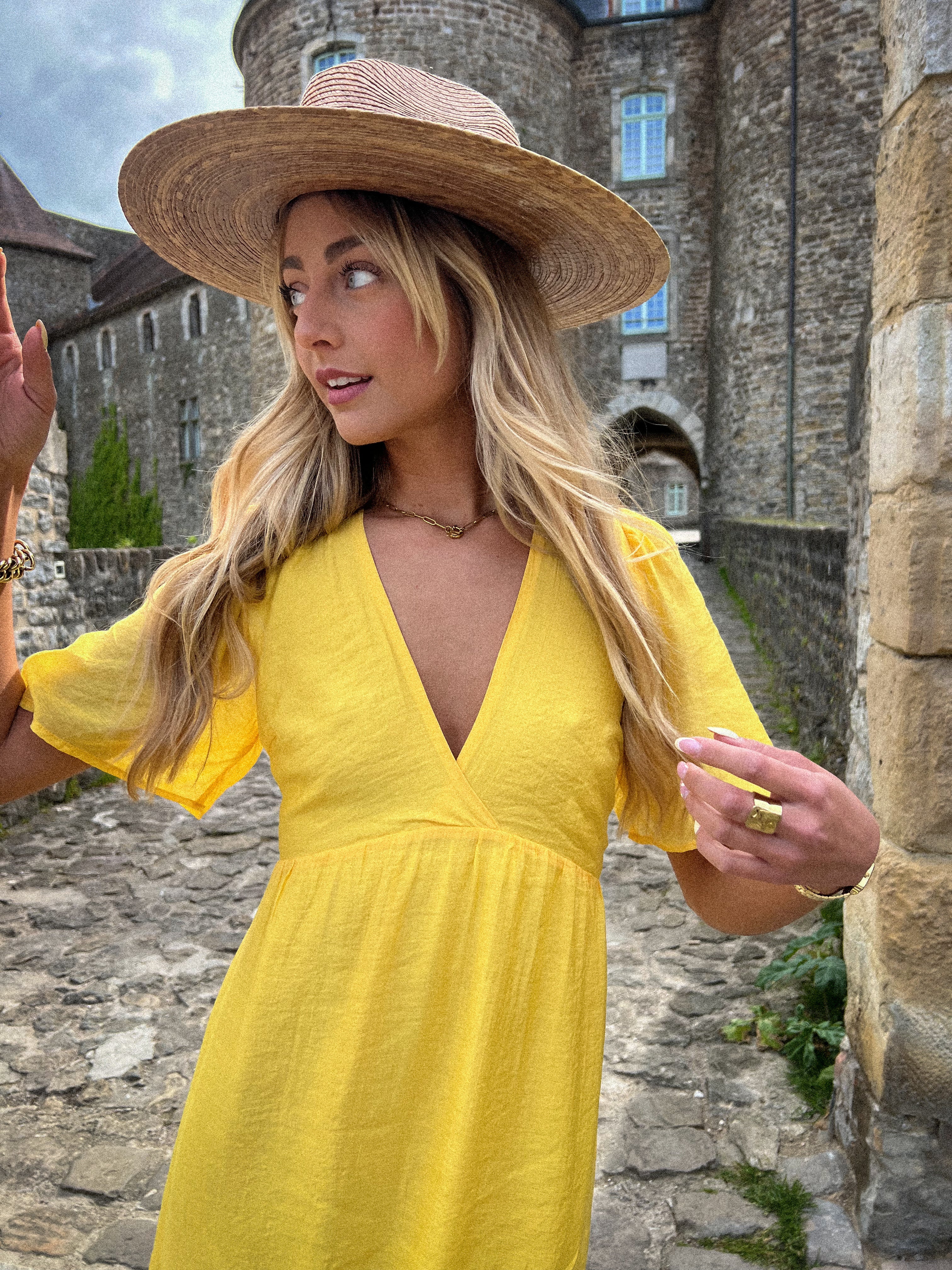 Robe jaune longue sale