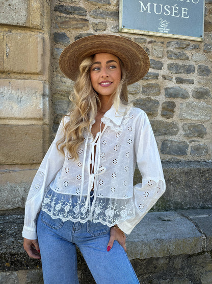 Stann blanc - Blouse brodée à noeuds