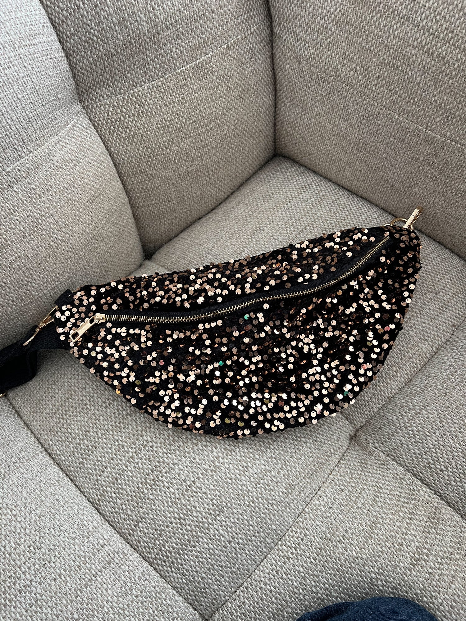 Goldy dorée - Sac banane sequins