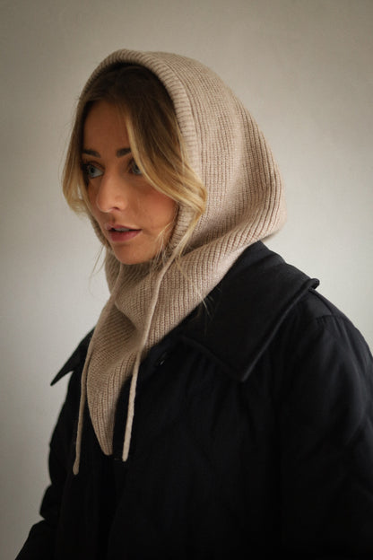 Tressy taupe - Cagoule à cordons